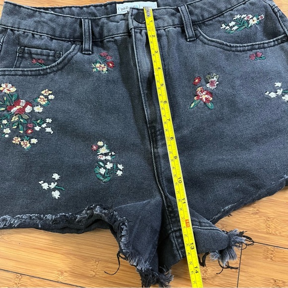 Banjara Black Floral Embroidered High Waist 3” Jean Shorts Whimsigoth - Picture 7 of 8